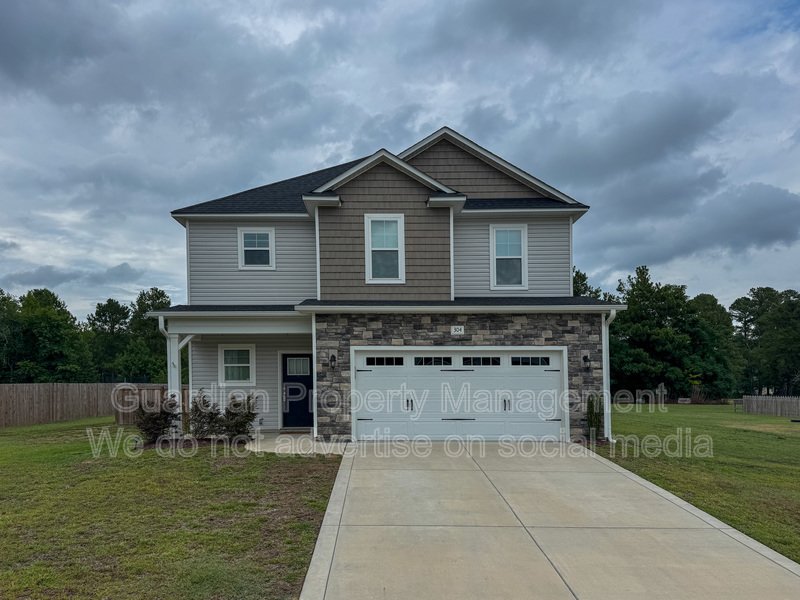 Beautiful 3 Bed 2.5 Bath Home in Raeford property image