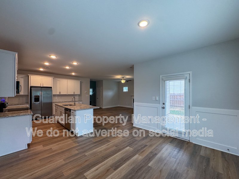 Beautiful 3 Bed 2.5 Bath Home in Raeford property image