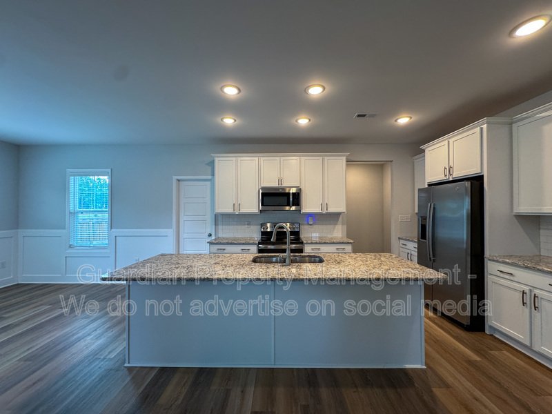 Beautiful 3 Bed 2.5 Bath Home in Raeford property image