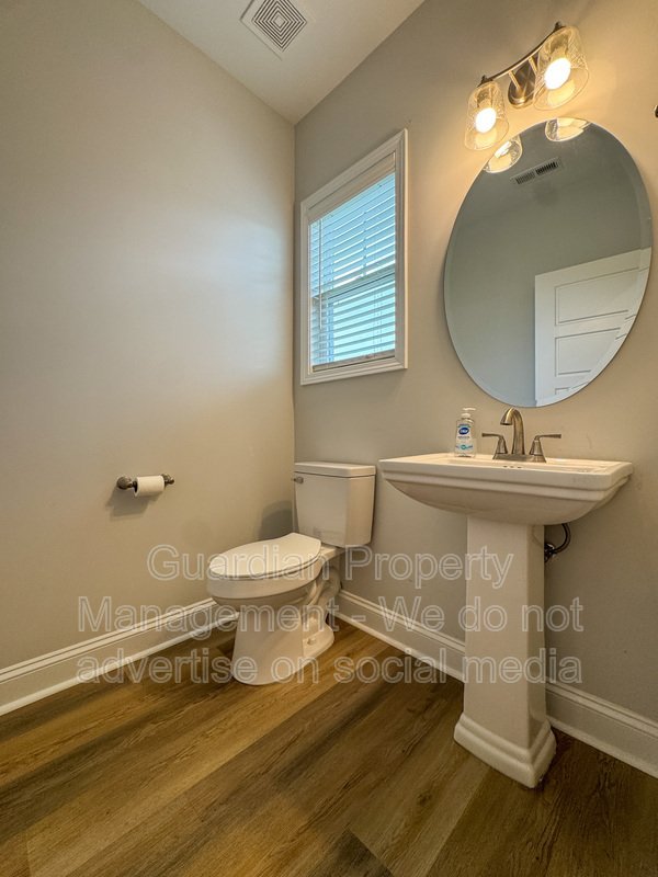 Beautiful 3 Bed 2.5 Bath Home in Raeford property image