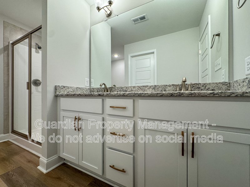 Beautiful 3 Bed 2.5 Bath Home in Raeford property image