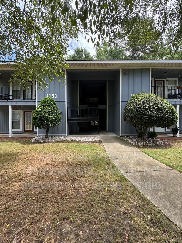 Cute 2 Bed 2 Bath Ground Level Condo with Community Pool property image
