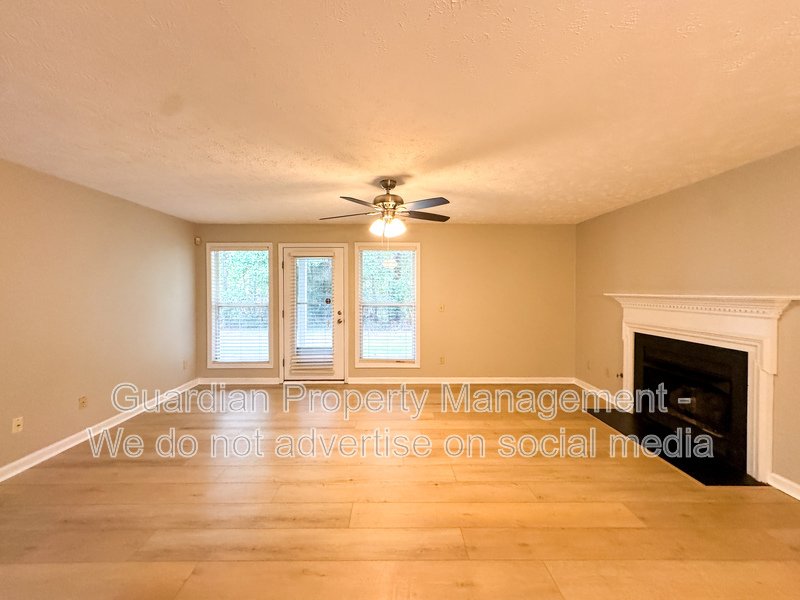 Cute 2 Bed 2 Bath Ground Level Condo with Community Pool property image