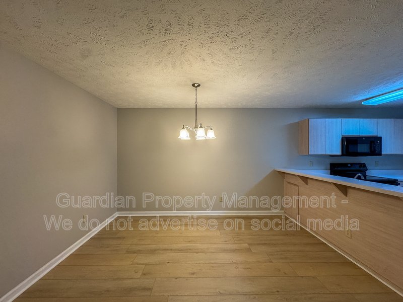 Cute 2 Bed 2 Bath Ground Level Condo with Community Pool property image