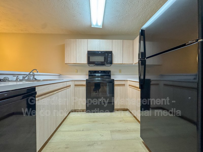 Cute 2 Bed 2 Bath Ground Level Condo with Community Pool property image