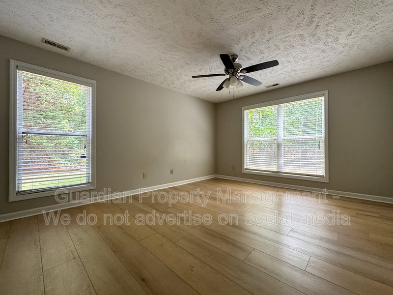 Cute 2 Bed 2 Bath Ground Level Condo with Community Pool property image