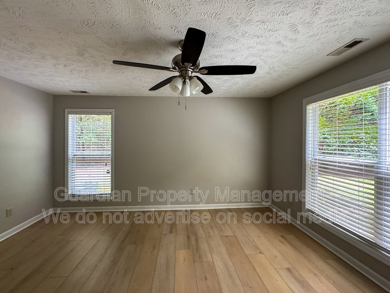 Cute 2 Bed 2 Bath Ground Level Condo with Community Pool property image