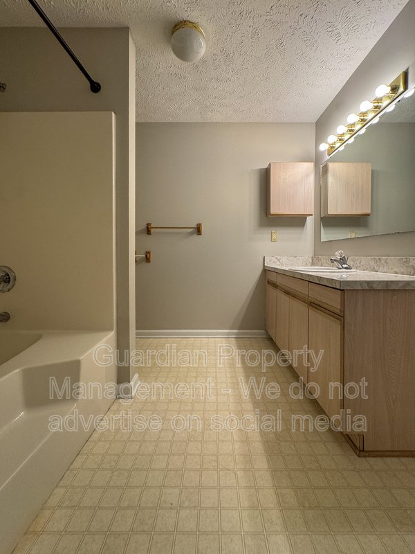 Cute 2 Bed 2 Bath Ground Level Condo with Community Pool property image