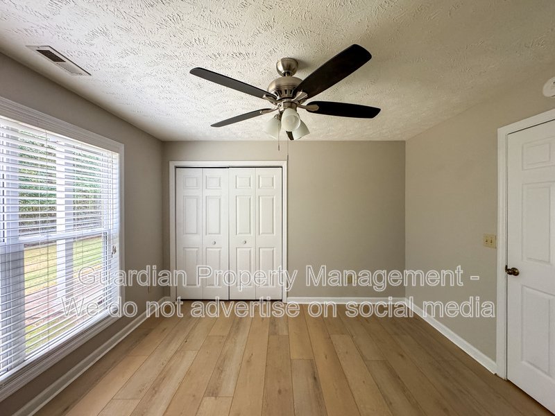 Cute 2 Bed 2 Bath Ground Level Condo with Community Pool property image