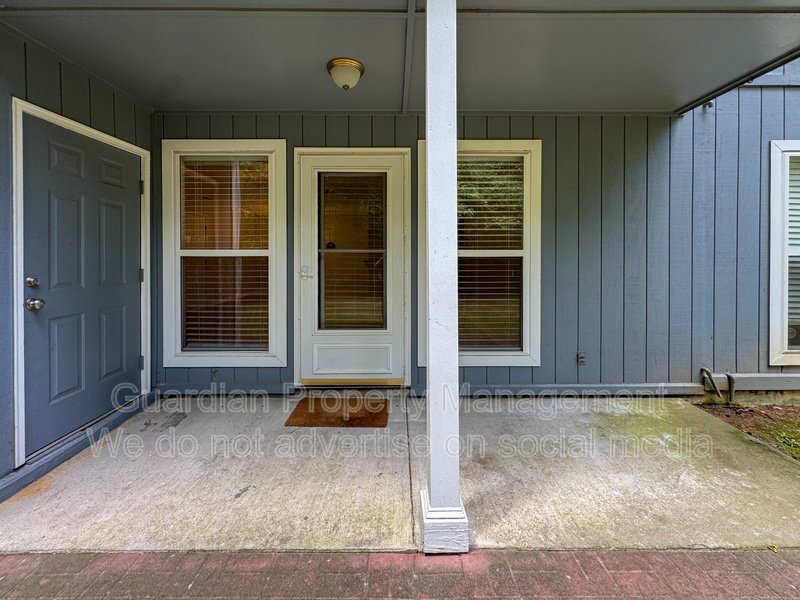 Cute 2 Bed 2 Bath Ground Level Condo with Community Pool property image