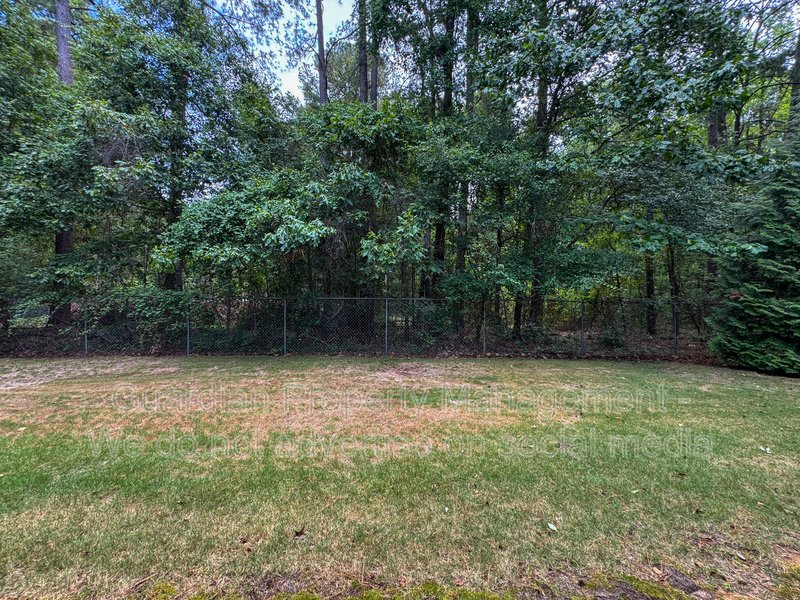 Cute 2 Bed 2 Bath Ground Level Condo with Community Pool property image