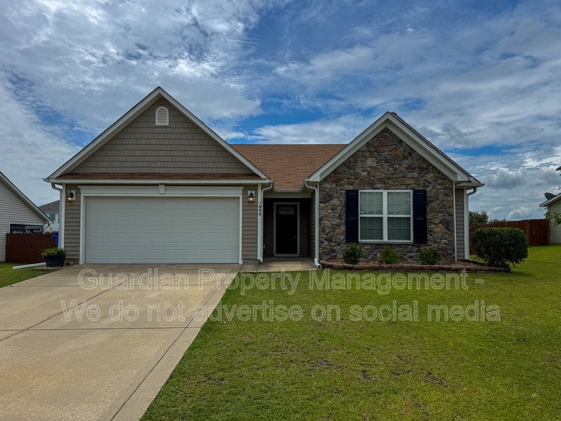 Lovely 3 Bed 2 Bath Fayetteville Home with Fenced Yard property image