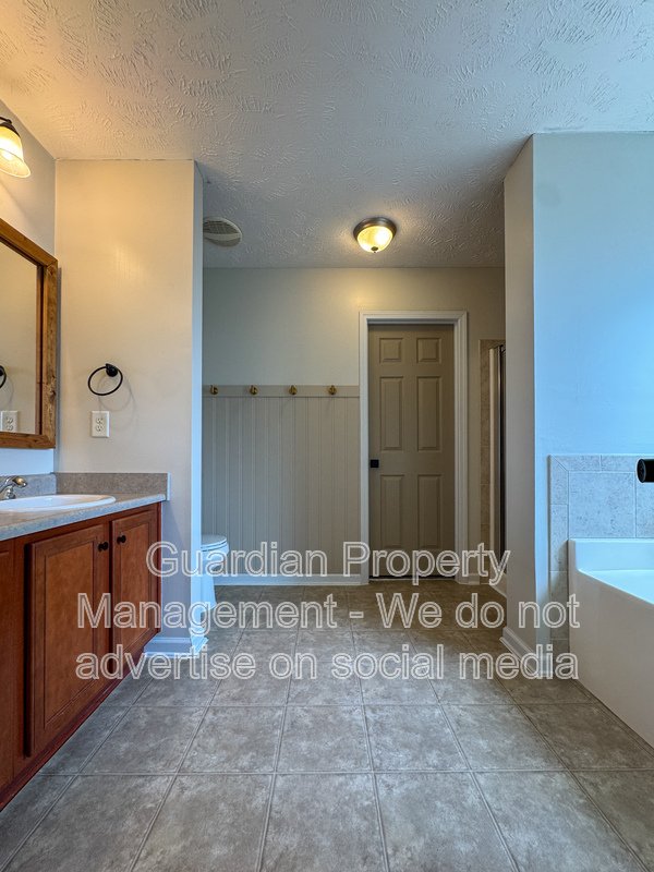Lovely 3 Bed 2 Bath Fayetteville Home with Fenced Yard property image