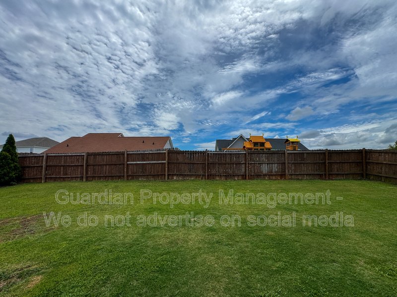 Lovely 3 Bed 2 Bath Fayetteville Home with Fenced Yard property image