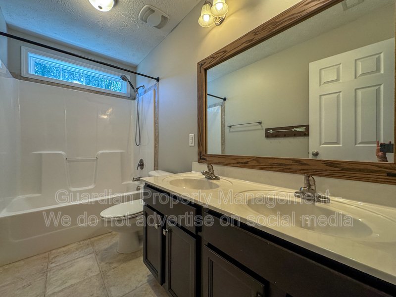Beautiful 4 Bed 2.5 Bath Home in Raeford property image