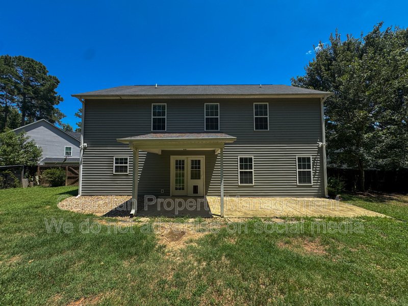 Beautiful 4 Bed 2.5 Bath Home in Raeford property image