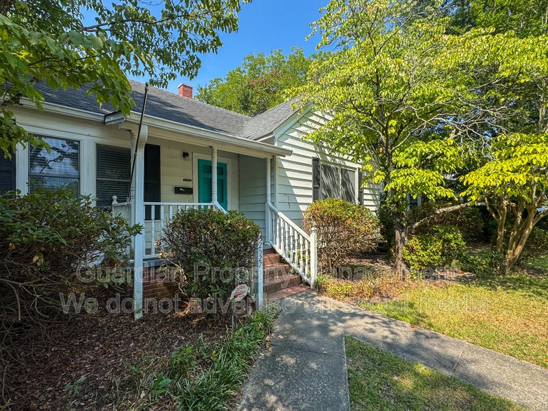 Charming 2 Bed 1.5 Bath Home in Haymount property image