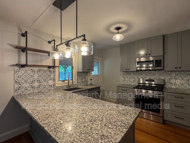 Charming 2 Bed 1.5 Bath Home in Haymount property image