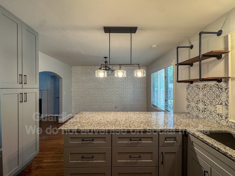 Charming 2 Bed 1.5 Bath Home in Haymount property image