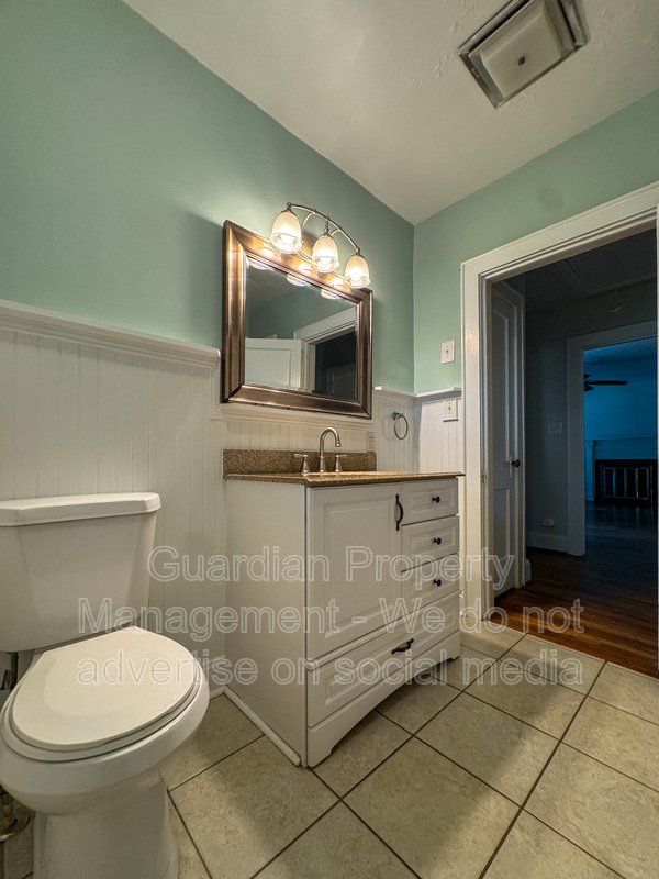 Charming 2 Bed 1.5 Bath Home in Haymount property image