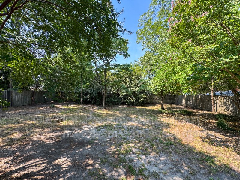 Charming 2 Bed 1.5 Bath Home in Haymount property image