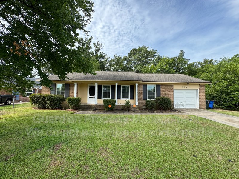 Charming 3 Bed 2 Bath Home Conveniently Located in Fayetteville property image