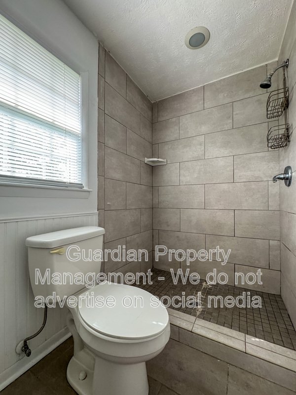 Charming 3 Bed 2 Bath Home Conveniently Located in Fayetteville property image