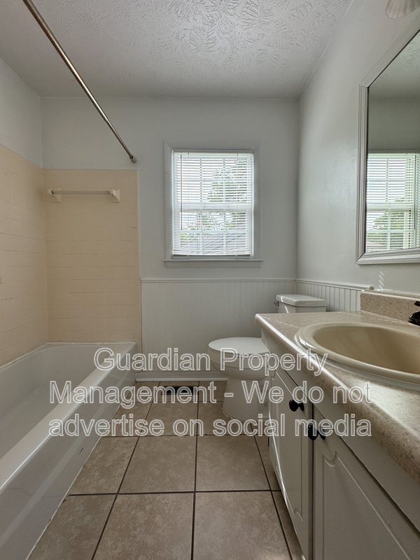 Charming 3 Bed 2 Bath Home Conveniently Located in Fayetteville property image