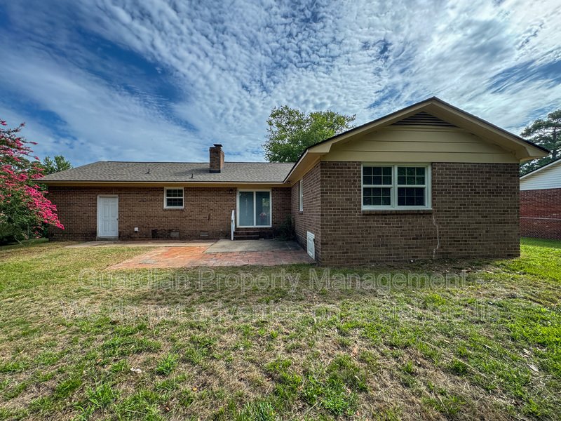 Charming 3 Bed 2 Bath Home Conveniently Located in Fayetteville property image