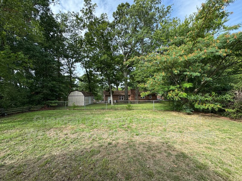 Charming 3 Bed 2 Bath Home Conveniently Located in Fayetteville property image