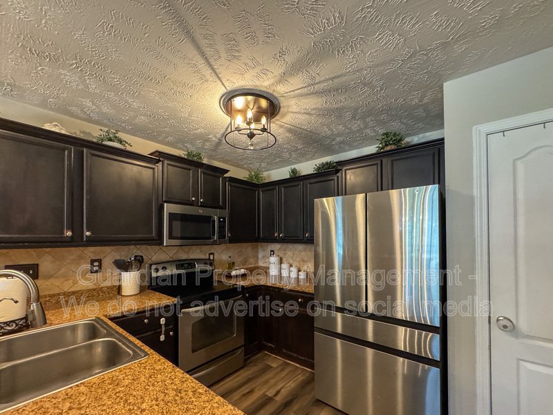 Beautiful 4 Bed 2 Bath Westgate Home with Community Amenities property image