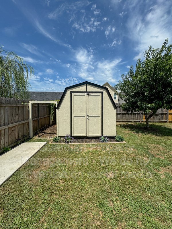 Beautiful 4 Bed 2 Bath Westgate Home with Community Amenities property image
