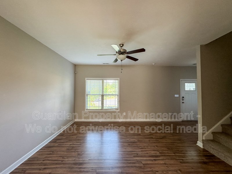 Stunning 4 Bed 2.5 Bath Raeford Home on Cul-de-sac property image