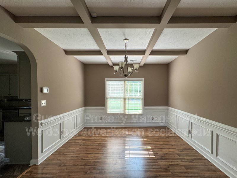 Stunning 4 Bed 2.5 Bath Raeford Home on Cul-de-sac property image