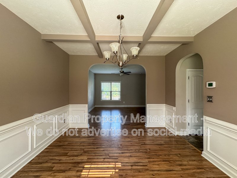 Stunning 4 Bed 2.5 Bath Raeford Home on Cul-de-sac property image