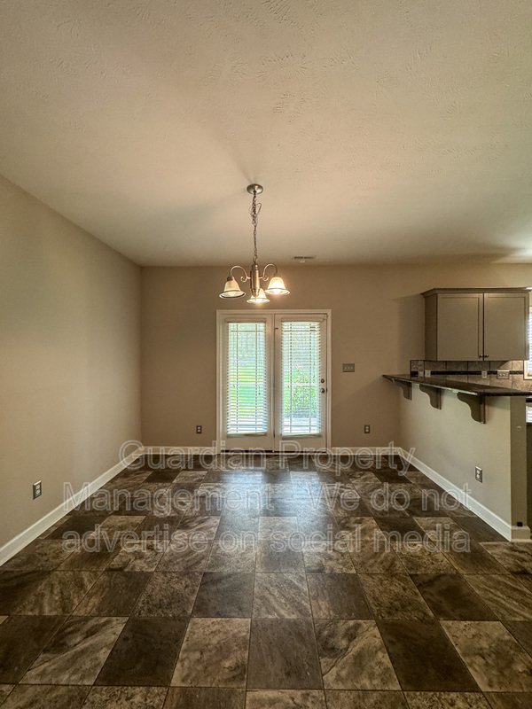 Stunning 4 Bed 2.5 Bath Raeford Home on Cul-de-sac property image