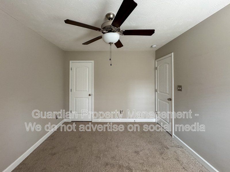 Stunning 4 Bed 2.5 Bath Raeford Home on Cul-de-sac property image