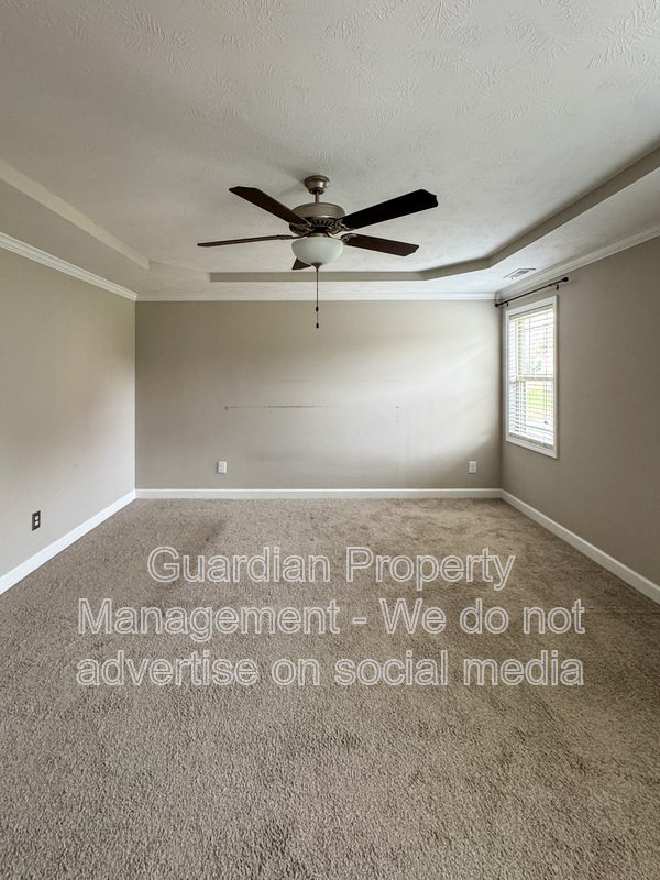 Stunning 4 Bed 2.5 Bath Raeford Home on Cul-de-sac property image
