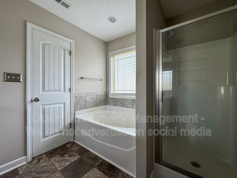 Stunning 4 Bed 2.5 Bath Raeford Home on Cul-de-sac property image