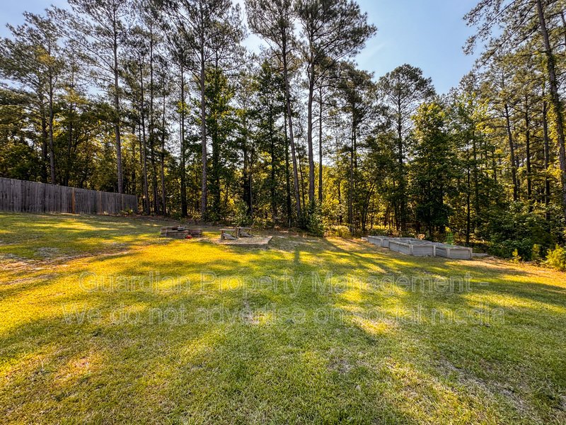 Stunning 4 Bed 2.5 Bath Raeford Home on Cul-de-sac property image