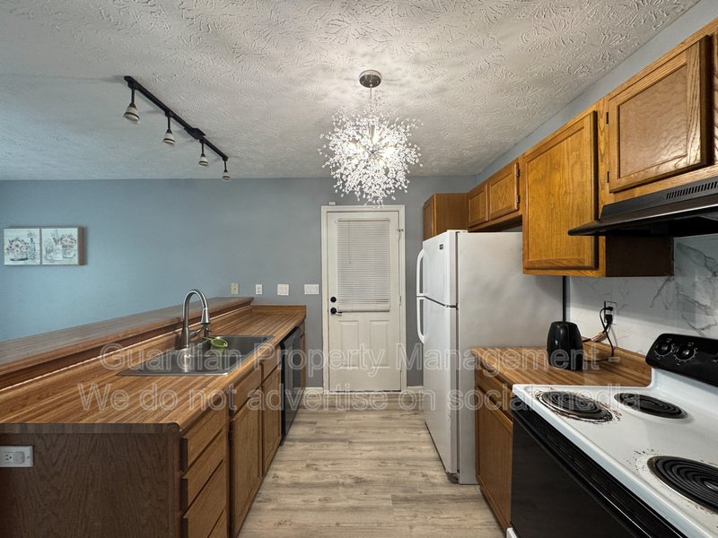 Charming 3 Bed 2 Bath Home with Fenced Yard property image