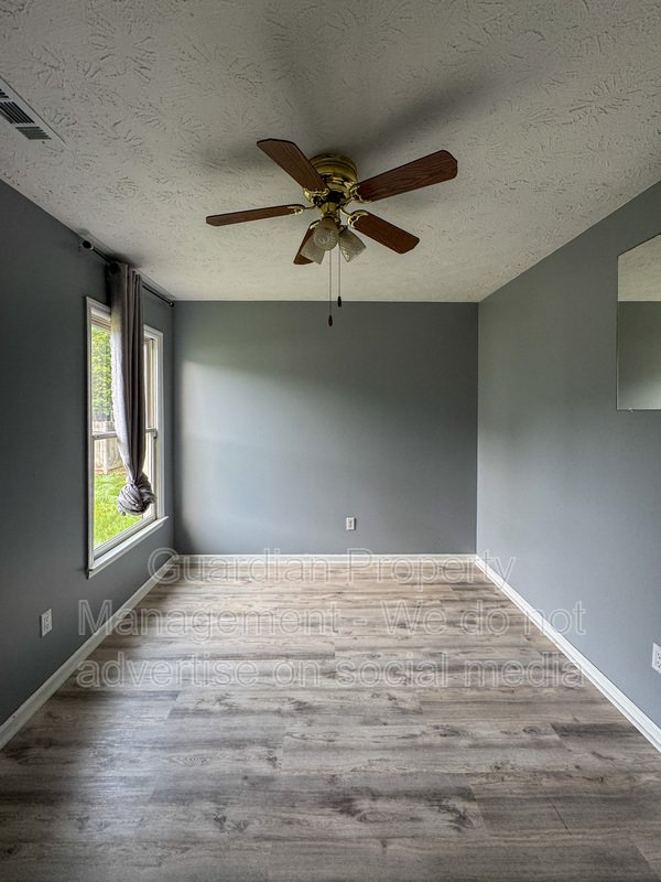 Charming 3 Bed 2 Bath Home with Fenced Yard property image