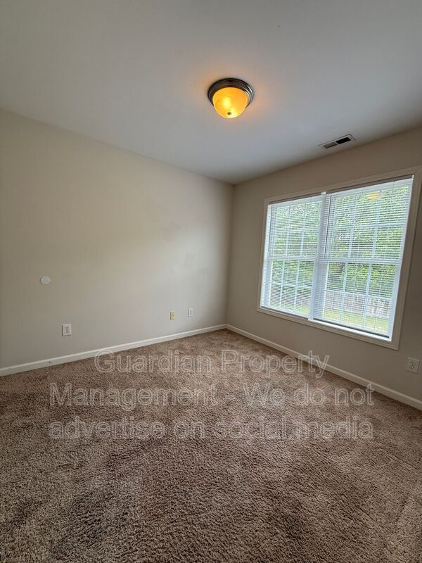 Cute 3 Bed 2.5 Bath Home with Bonus Room property image