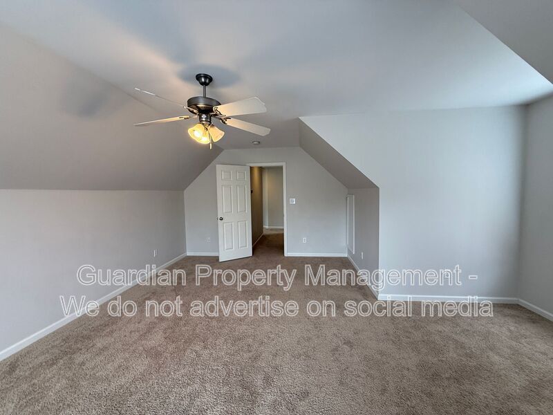 Cute 3 Bed 2.5 Bath Home with Bonus Room property image
