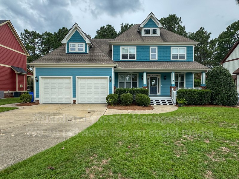 5 Bedroom Home in a Gated Golf Course Community property image