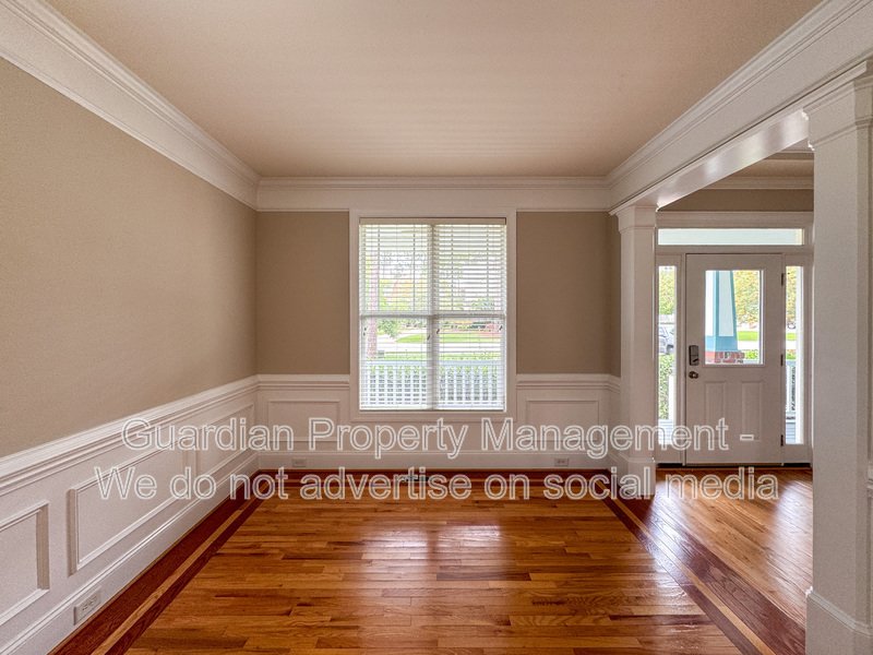 5 Bedroom Home in a Gated Golf Course Community property image
