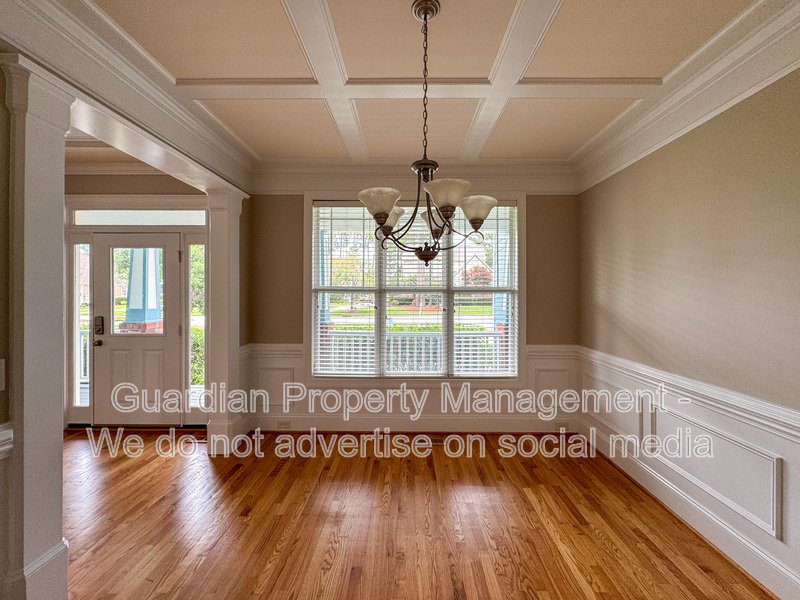 5 Bedroom Home in a Gated Golf Course Community property image