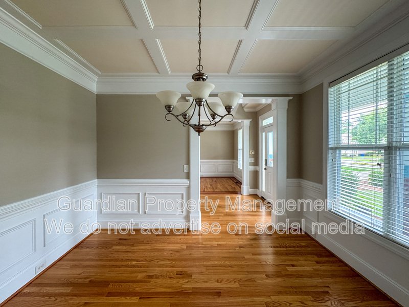 5 Bedroom Home in a Gated Golf Course Community property image