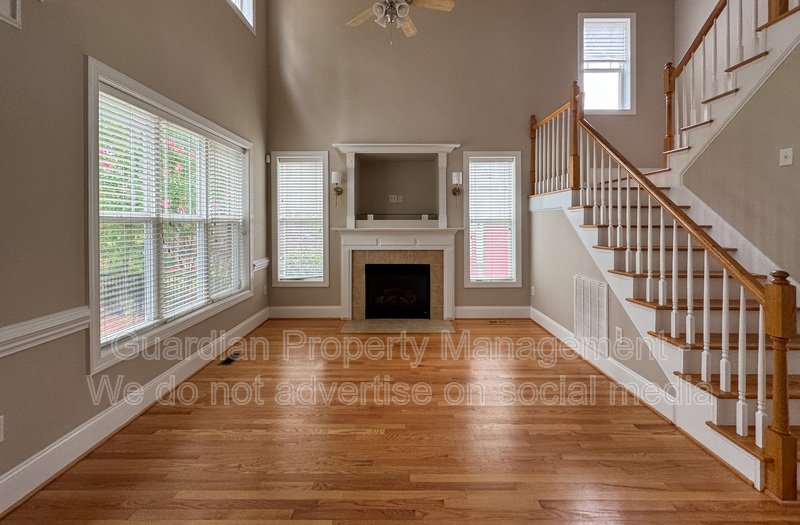 5 Bedroom Home in a Gated Golf Course Community property image