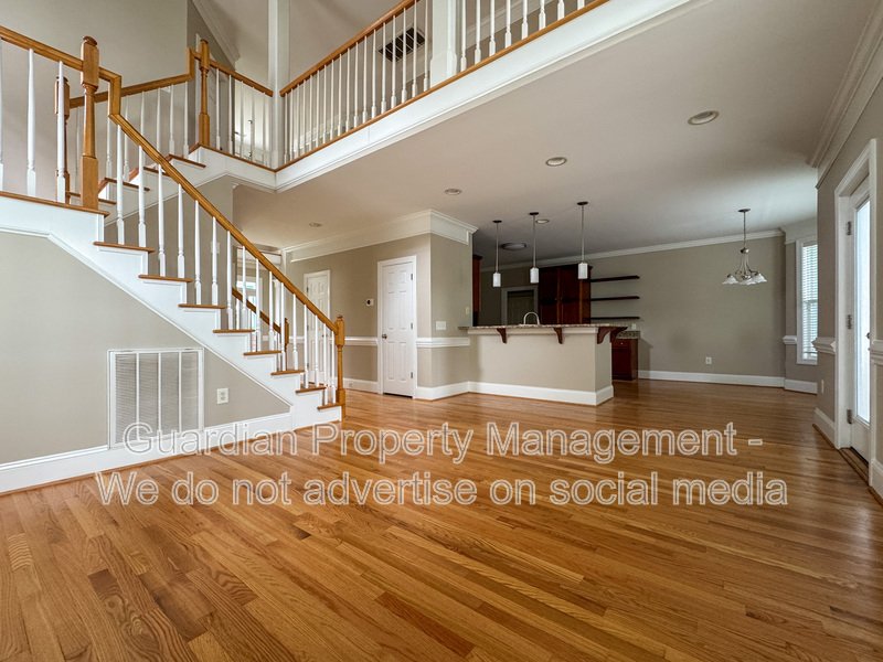 5 Bedroom Home in a Gated Golf Course Community property image